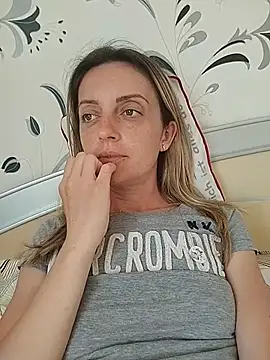SophyGirl online show from May 2026 02:48:01 PM