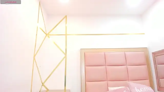 Mady-Edwards online show from December 2024 05:47:02 PM