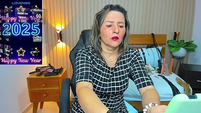 luciana ballesteros  online show from January 2025 12:47:02 PM