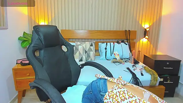 luciana ballesteros  online show from January 2025 12:16:01 PM