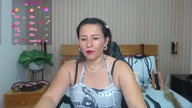 luciana ballesteros  online show from March 2025 12:02:02 PM