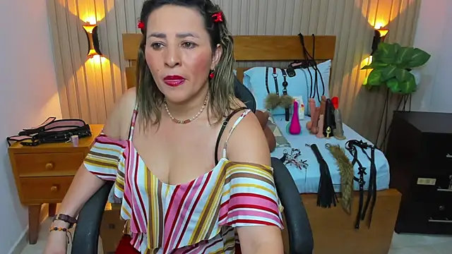 luciana ballesteros  online show from September 2025 12:27:02 PM