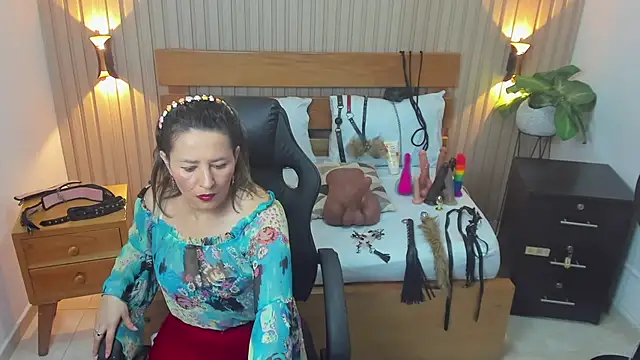 luciana ballesteros  online show from October 2025 12:35:01 PM