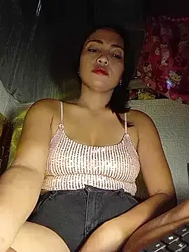 Snapshot of prettybella4u chatting on June 2026 03:33:02 AM prettybella4u online show from June 2026 03:33:02 AM