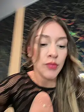 Snapshot of Rose-euphoria chatting on February 2025 01:21:02 PM Rose-euphoria online show from February 2025 01:21:02 PM