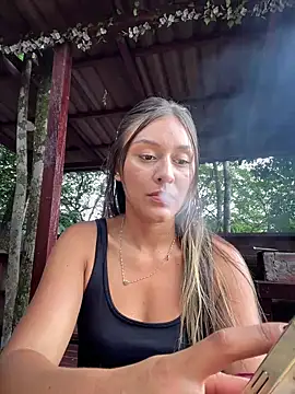 Snapshot of Rose-euphoria chatting on February 2025 05:21:02 PM Rose-euphoria online show from February 2025 05:21:02 PM