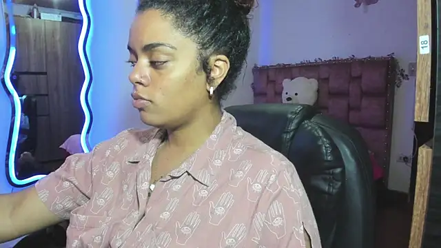 ladyrd1 online show from February 2026 10:22:01 PM