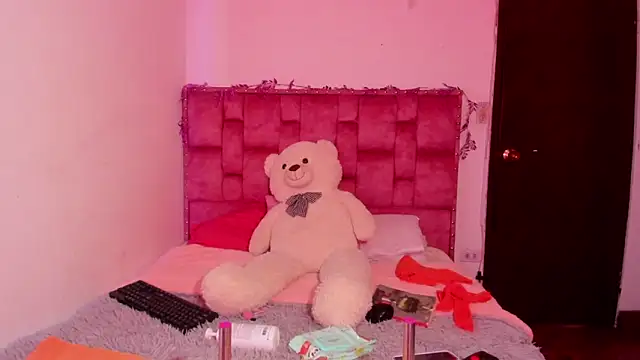 ladyrd1 online show from March 2026 06:41:01 PM