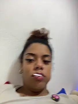 ladyrd1 online show from June 2026 07:17:01 AM