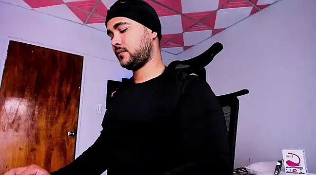 Sebas-hott online show from February 2025 03:32:02 AM