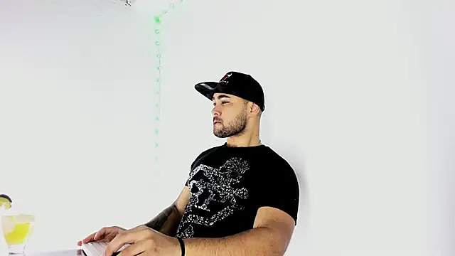 Sebas-hott online show from September 2025 10:42:01 PM