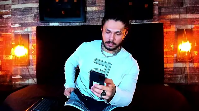 Van Velckan online show from December 2024 04:56:01 AM