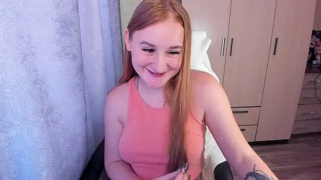 Snapshot of KeiraNight chatting on December 2024 04:48:02 AM KeiraNight online show from December 2024 04:48:02 AM