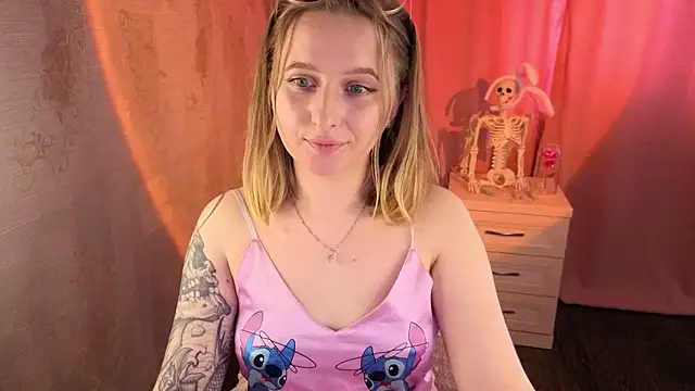 CuteLilyLove online show from April 2026 02:27:02 AM