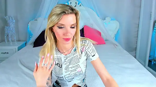 AlinaLovelyX online show from April 2026 07:45:01 AM