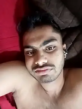 aditya2004  online show from December 2024 12:35:01 PM