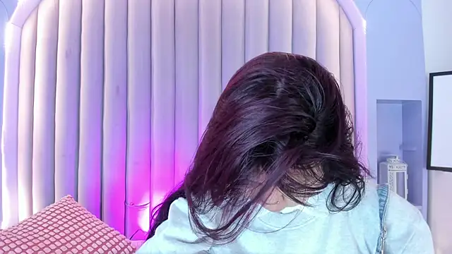 alaia-rogers online show from November 2025 11:55:02 AM