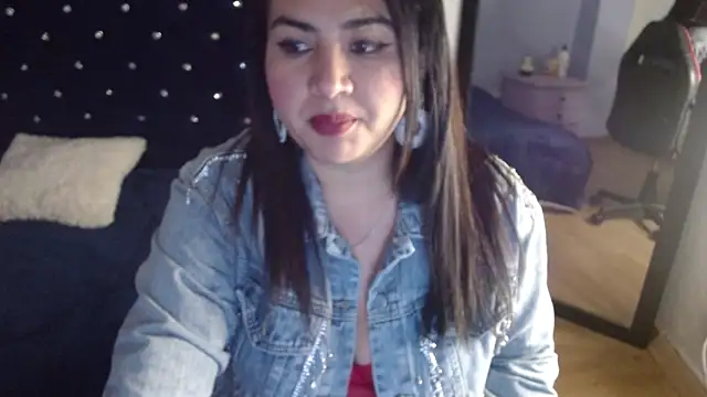 lucianaa 25 online show from December 2024 03:55:01 PM