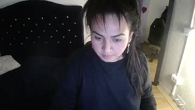 lucianaa 25 online show from December 2024 06:48:01 PM