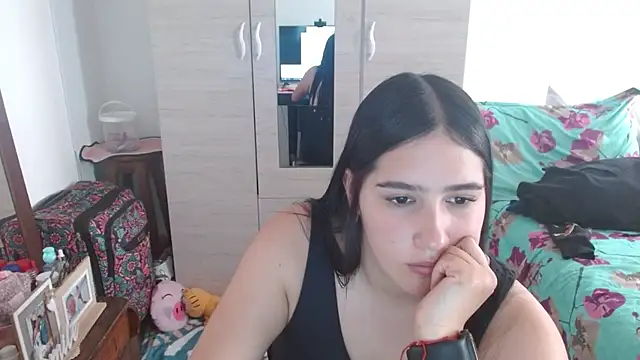 Snapshot of Naomi_D chatting on April 2026 08:33:01 PM Naomi D online show from April 2026 08:33:01 PM