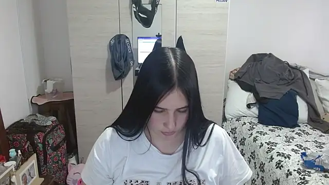 Snapshot of Naomi_D chatting on April 2026 10:00:02 PM Naomi D online show from April 2026 10:00:02 PM