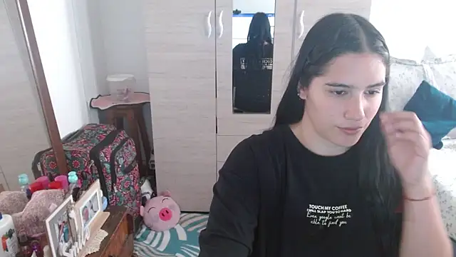 Snapshot of Naomi_D chatting on May 2026 04:57:02 PM Naomi D online show from May 2026 04:57:02 PM