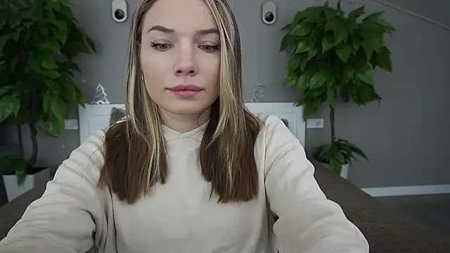 IceDanielles online show from January 2025 01:47:02 PM