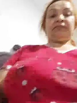 Snapshot of Wife_sexxx chatting on December 2024 06:31:01 AM Wife sexxx online show from December 2024 06:31:01 AM