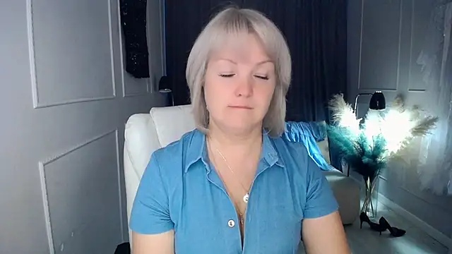 Juarnea online show from September 2025 10:17:01 AM