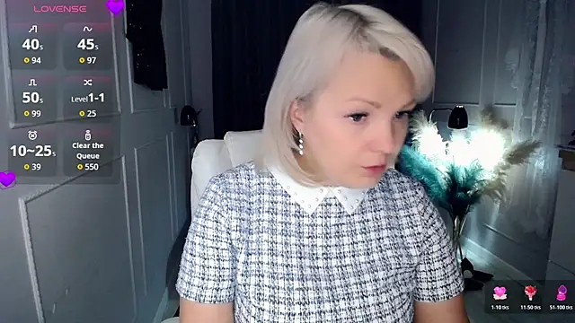 Juarnea online show from November 2025 10:38:01 AM