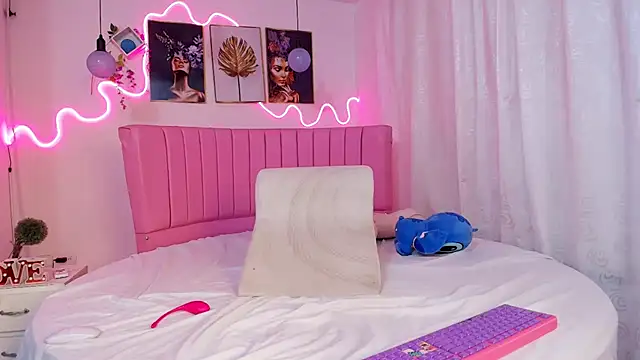 Azul horney online show from February 2025 12:46:01 AM