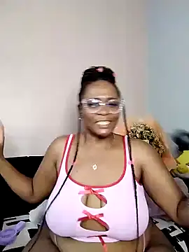 Snapshot of CocoBootyyy chatting on January 2025 10:21:02 AM CocoBootyyy online show from January 2025 10:21:02 AM