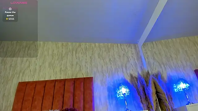 emily parkerr online show from September 2025 10:21:02 PM