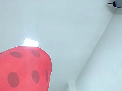 KasandraPhillips online show from November 2025 10:20:02 PM