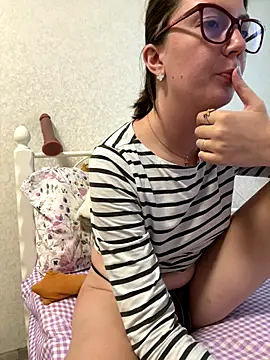 BeatriceTender online show from September 2025 01:21:01 PM