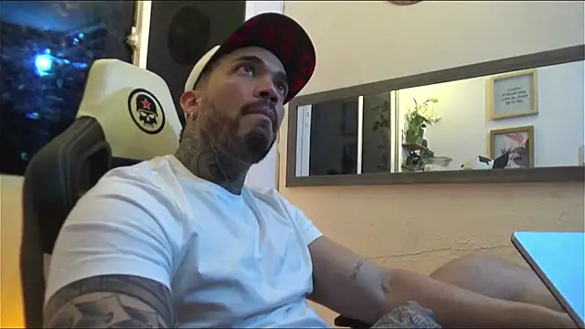 Angel sex latin online show from January 2025 02:50:01 AM