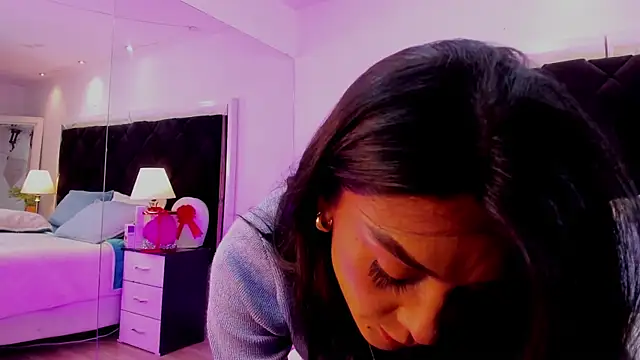 Holly Brensonexx  online show from February 2025 01:49:02 PM