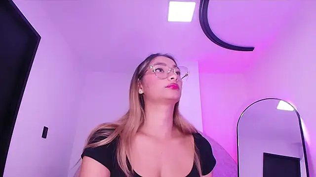 vale ross  online show from December 2025 03:11:02 AM