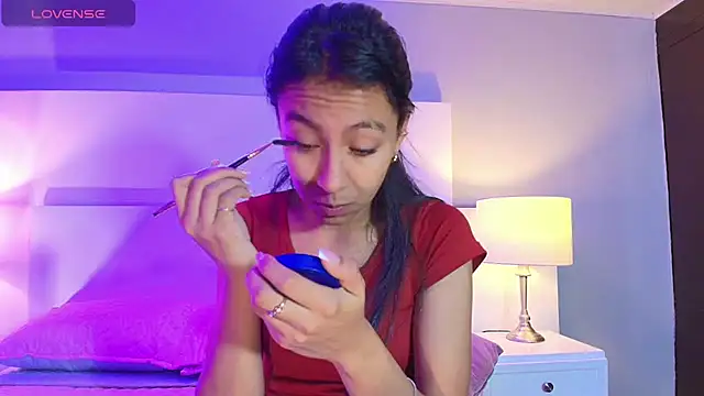 Tamaraakins online show from September 2025 12:04:02 PM