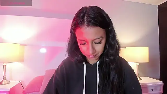 Tamaraakins online show from October 2025 01:07:01 PM