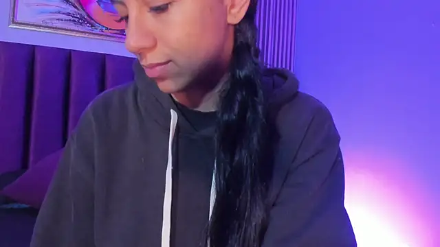 Tamaraakins online show from November 2025 12:48:02 PM