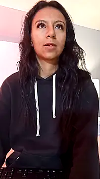 Tamaraakins online show from December 2025 12:47:02 PM