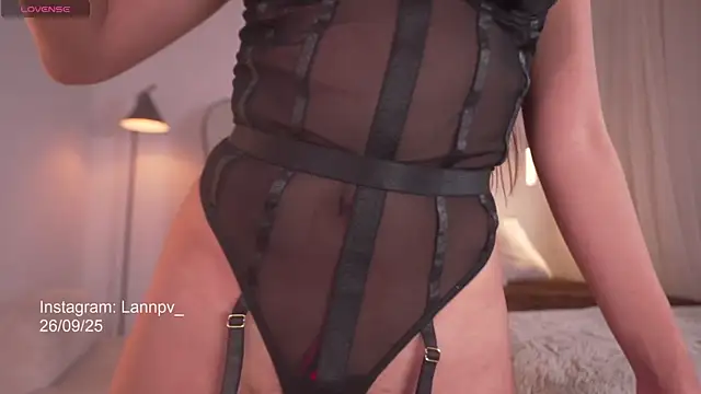 lanie   online show from September 2025 10:58:02 PM