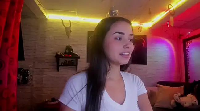 Snapshot of Kimmymadison- chatting on December 2024 08:05:02 PM Kimmymadison- online show from December 2024 08:05:02 PM