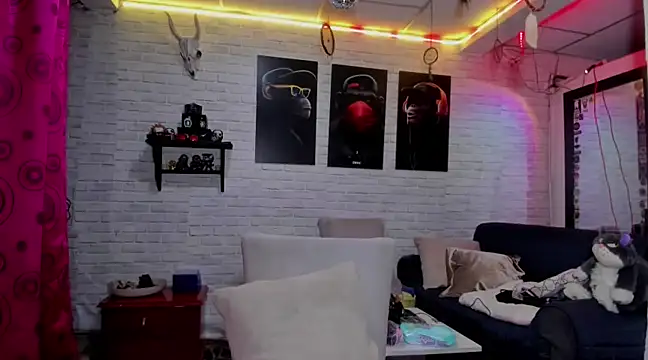 Snapshot of Kimmymadison- chatting on December 2024 11:18:01 PM Kimmymadison- online show from December 2024 11:18:01 PM