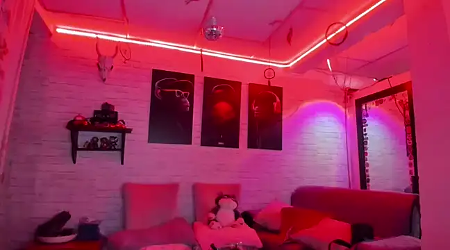 Snapshot of Kimmymadison- chatting on January 2025 08:48:01 PM Kimmymadison- online show from January 2025 08:48:01 PM