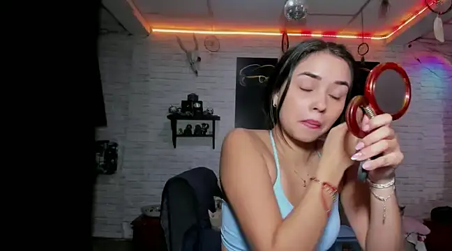 Snapshot of Kimmymadison- chatting on February 2025 09:38:01 PM Kimmymadison- online show from February 2025 09:38:01 PM