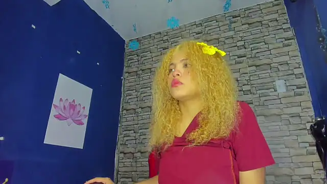 sofiacastillo01 online show from February 2025 01:05:01 PM