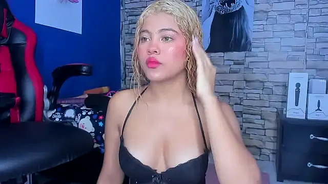 sofiacastillo01 online show from March 2025 12:58:01 PM