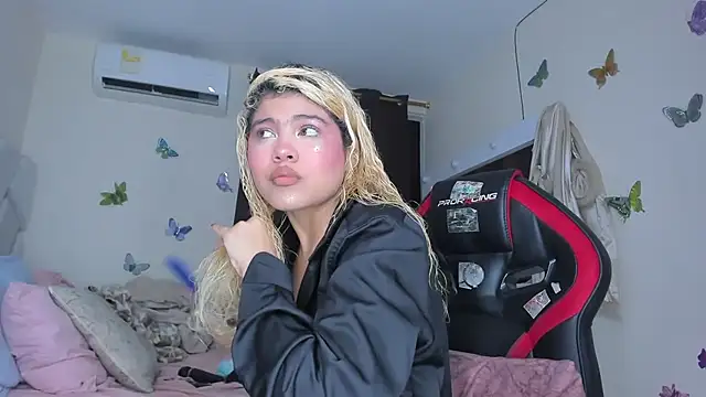 sofiacastillo01 online show from September 2025 01:13:01 PM